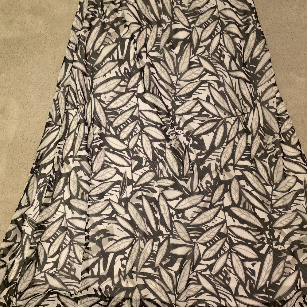 Tribal Monochrome Leaf Pattern Skirt